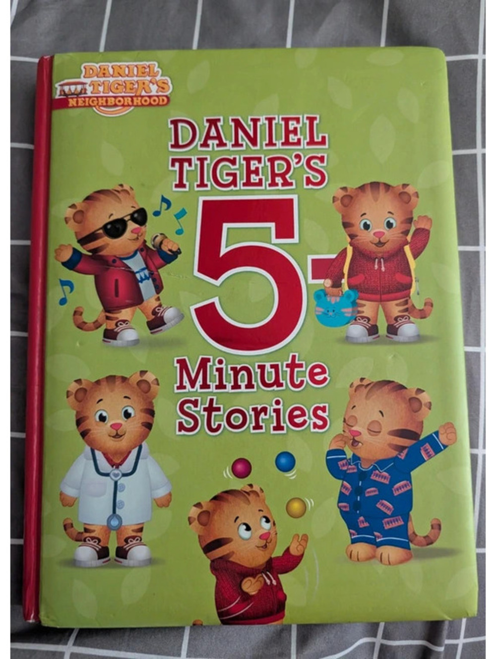 Daniel Tiger's 5 minute stories big book